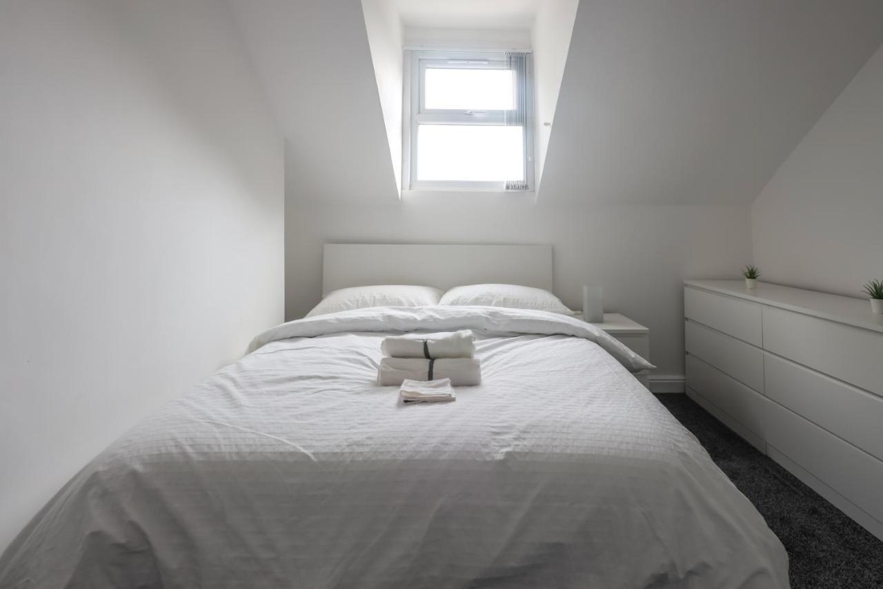 Spacious 4 Bed House In Birmingham, Suitable For Contractors Exterior foto