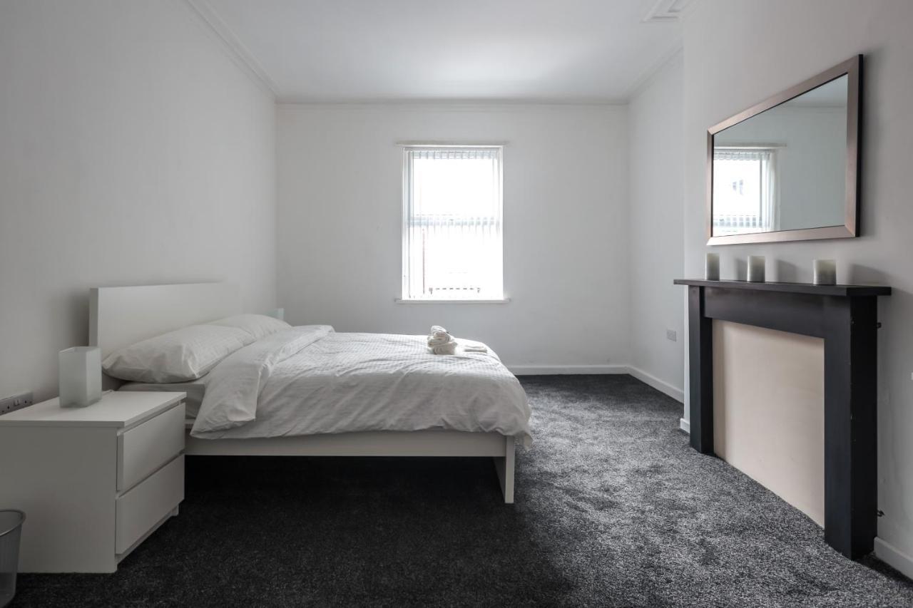 Spacious 4 Bed House In Birmingham, Suitable For Contractors Exterior foto