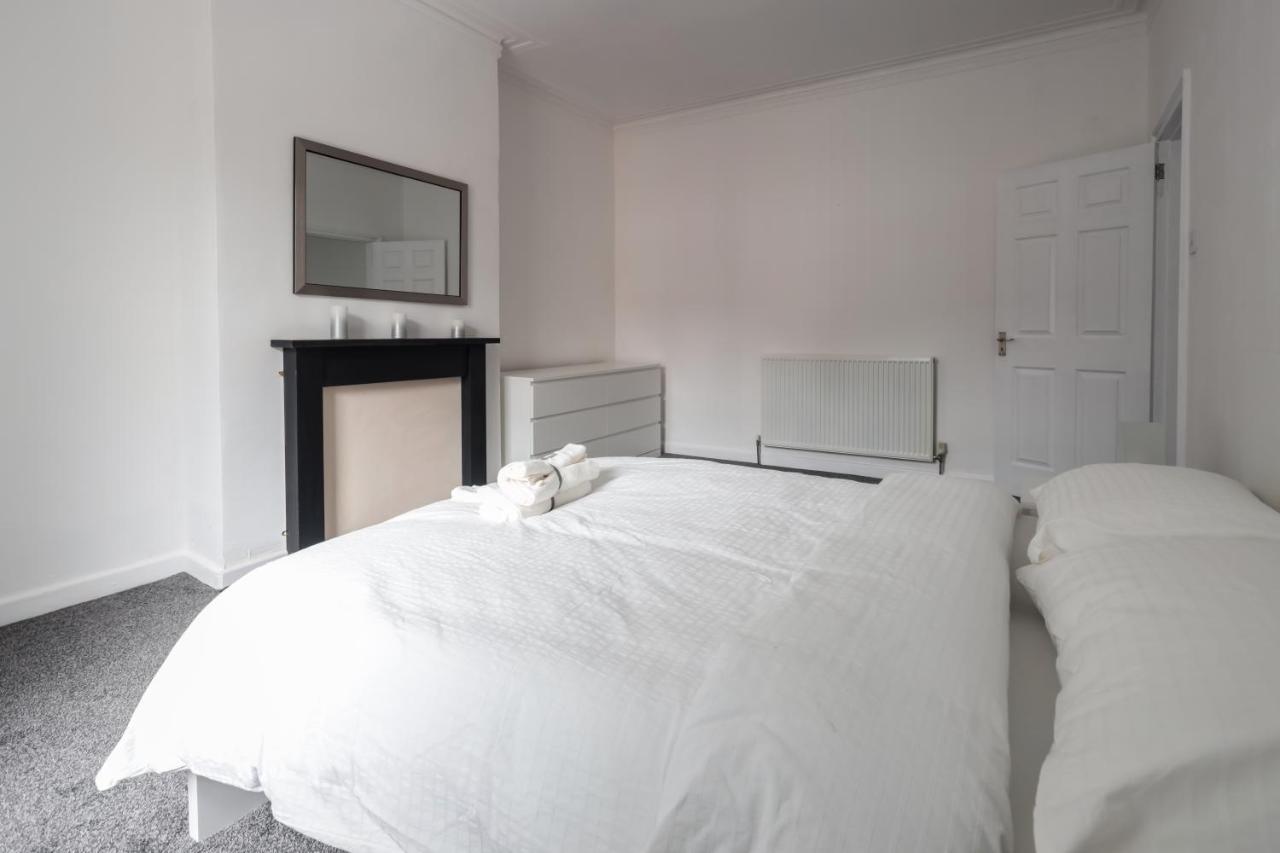 Spacious 4 Bed House In Birmingham, Suitable For Contractors Exterior foto