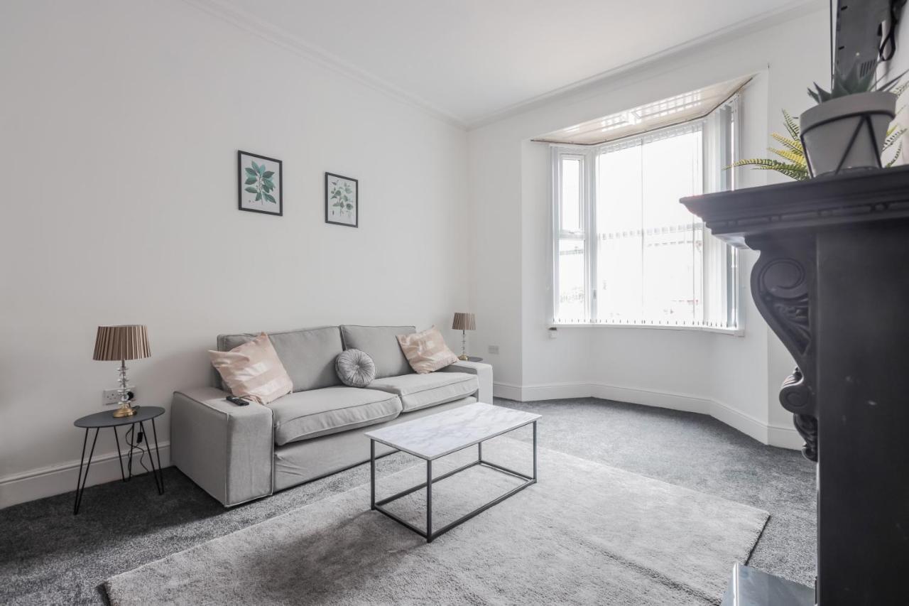 Spacious 4 Bed House In Birmingham, Suitable For Contractors Exterior foto