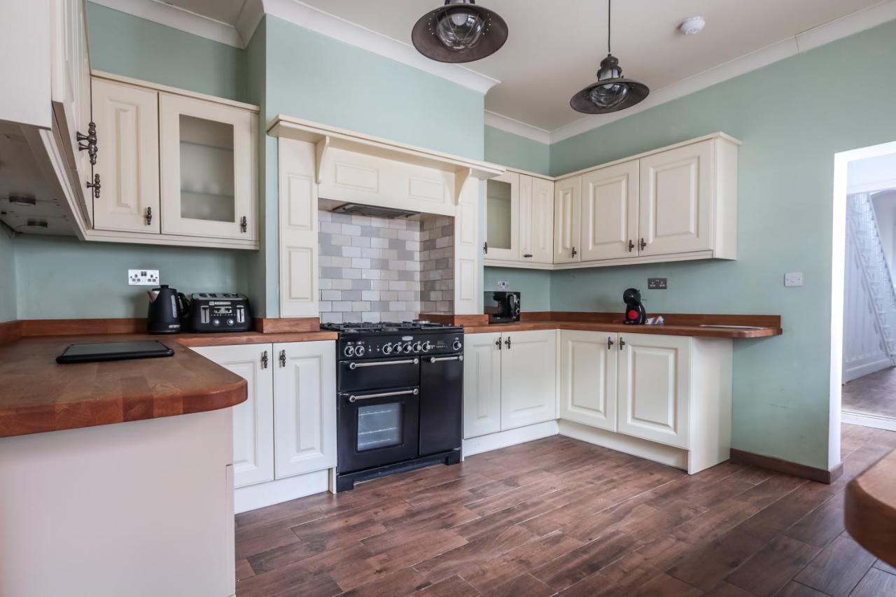 Spacious 4 Bed House In Birmingham, Suitable For Contractors Exterior foto