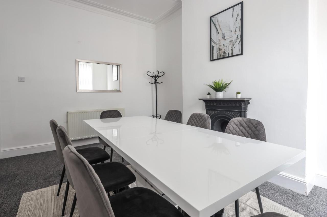 Spacious 4 Bed House In Birmingham, Suitable For Contractors Exterior foto